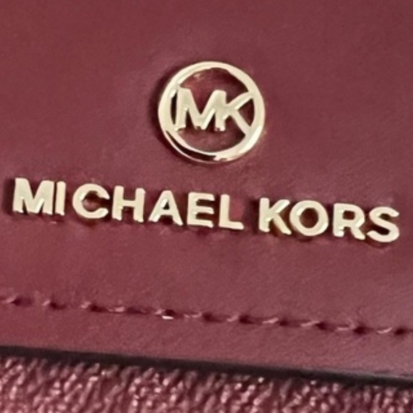 Michael Kors Jet Set Charm Large Flap Phone Wristlet In Logo/Oxblood NEW! - Picture 2 of 5